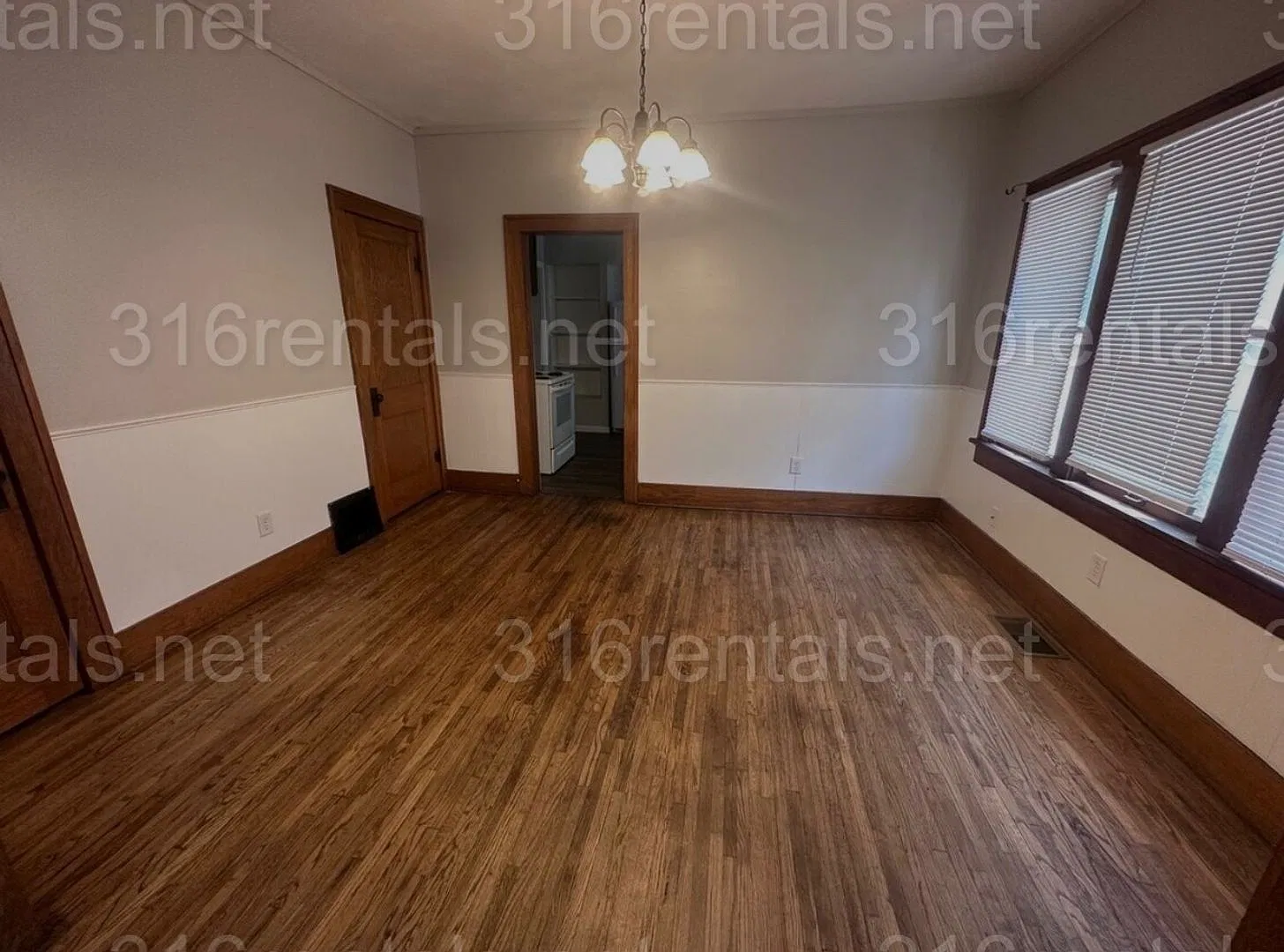 $775 - **Coming Soon** 2 Bed 1 Bath - Duplex — Photo 4