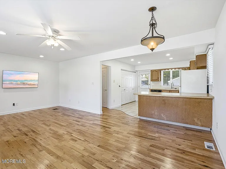461 Augustus Rd — Photo 5