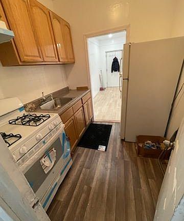 2nd image of 10 E 3rd St Floor 2