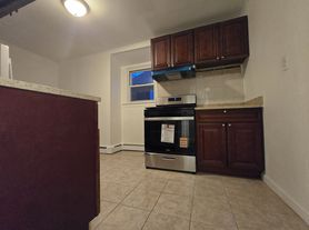 1425 Pearl St, Far Rockaway, NY