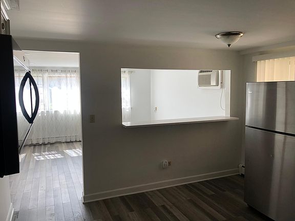 3rd image of 4605 N Sayre Ave #G