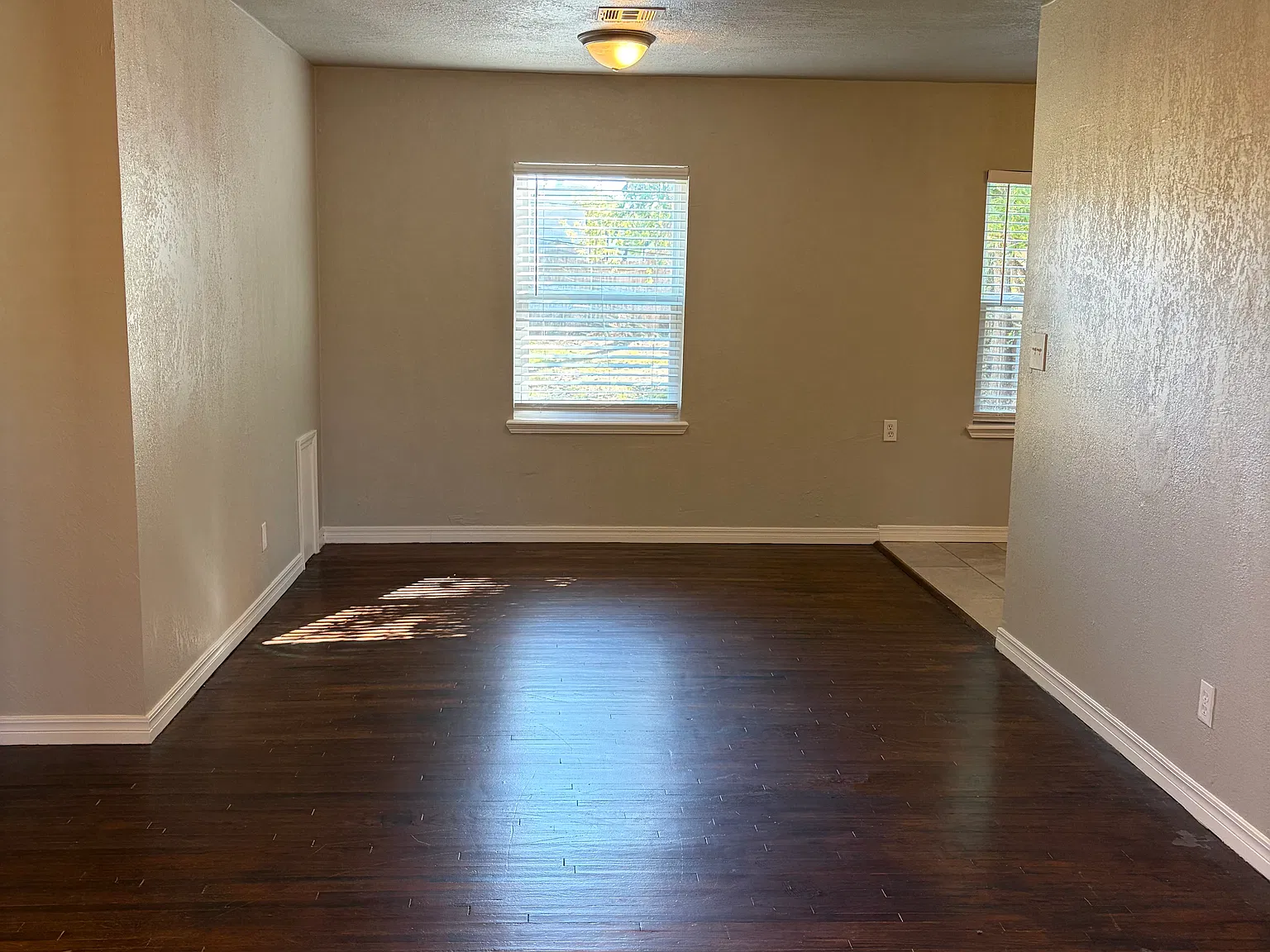 2 bed, 815 sqft, $1,000 — Photo 3