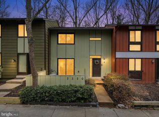 2320 Emerald Heights Ct, Reston, VA 20191