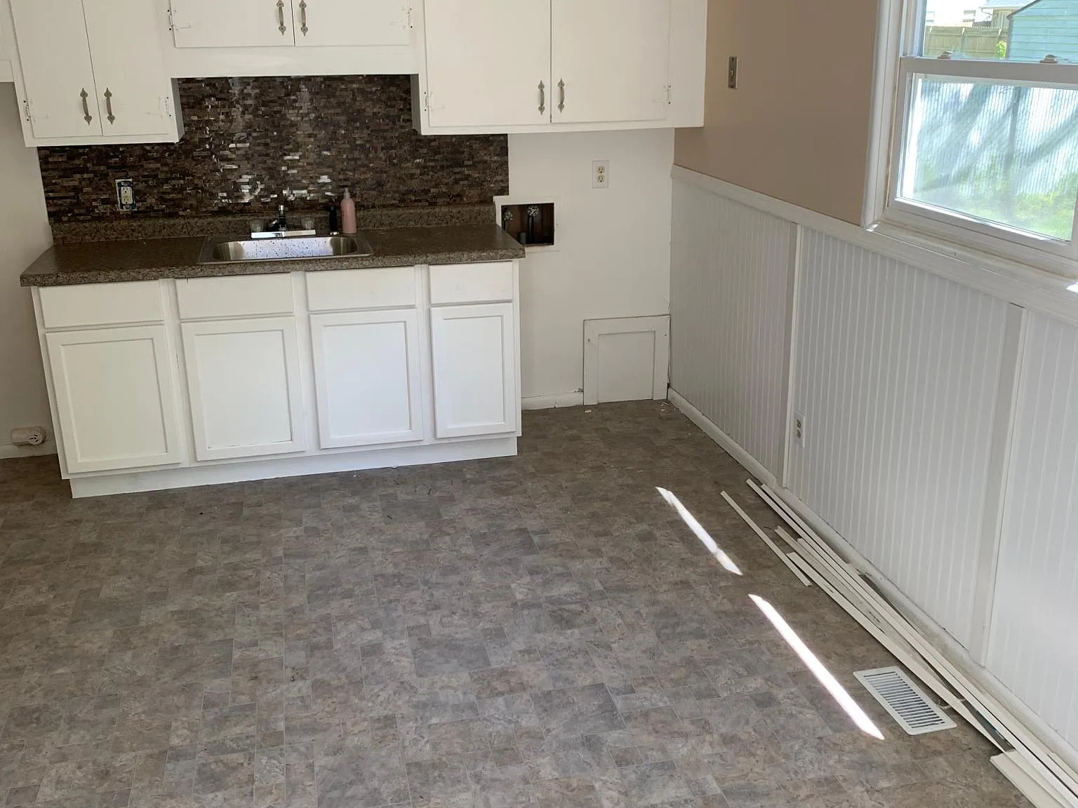 3 bed, 1100 sqft, $1,350 — Photo 4