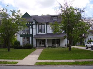 403 W Locust St, Paris, MO 65275