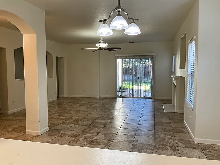 8418 Granite Cove Dr — Photo 8