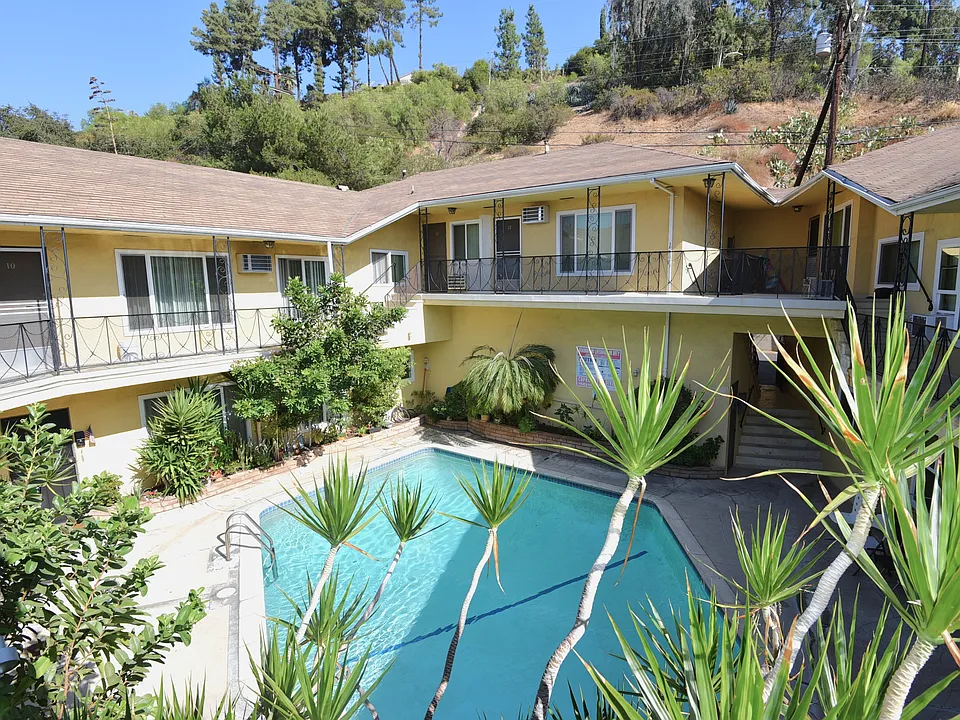 1130 N Verdugo Rd #18