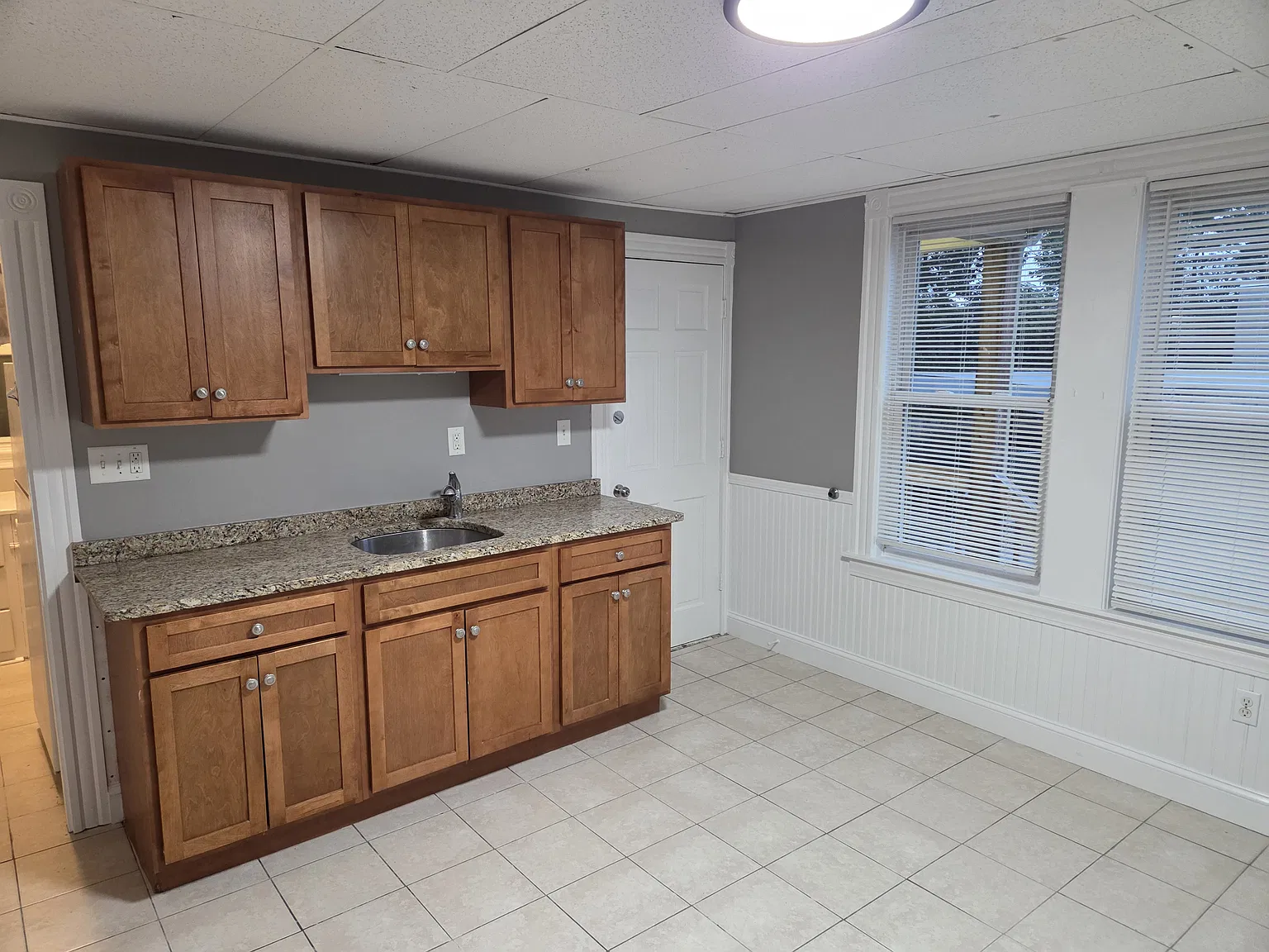 3 bed, 1000 sqft, $2,250 — Photo 3