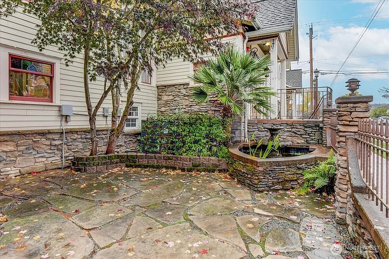 2nd image of 1313 Washington Street