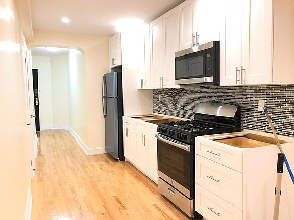 5th image of 100 Woodruff Ave APT 1P
