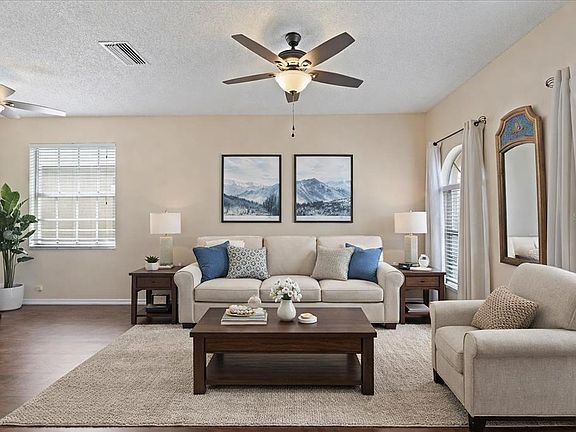 3rd image of 440 Sand Ridge Dr