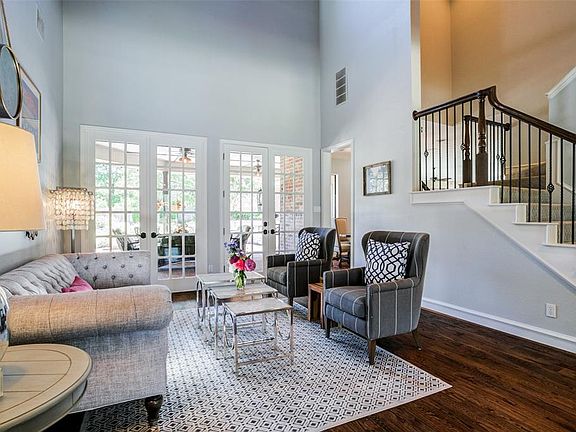 5th image of 2801 Linden Ln