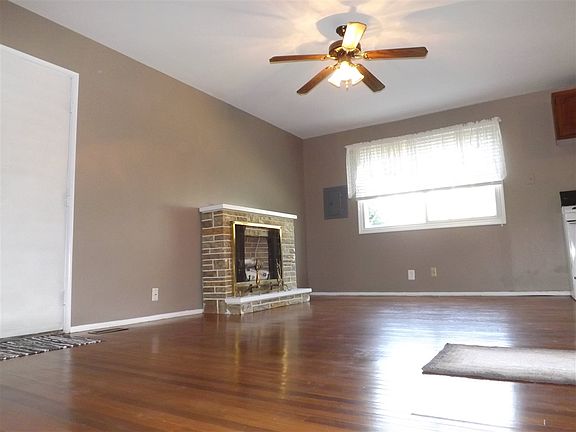 4th image of 4805 Huntley Ct