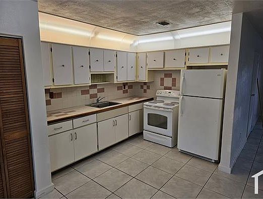 2nd image of 3001 NW 195th St