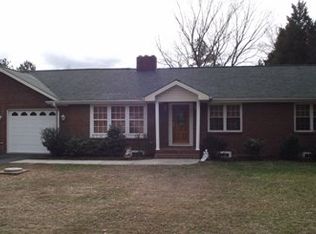 4638 Crestview Dr, Winston Salem, NC 27103