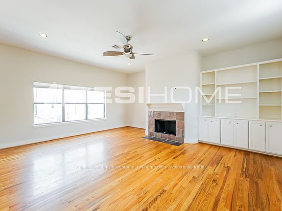 3rd image of 1022 W 24th St Unit A