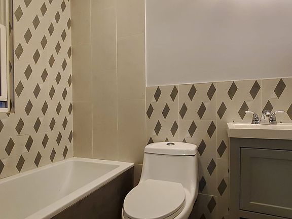 3rd image of 112 Clendenny Ave #1E
