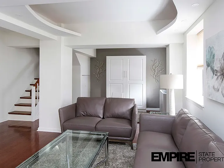 150 W 51st St #2102 — Photo 10
