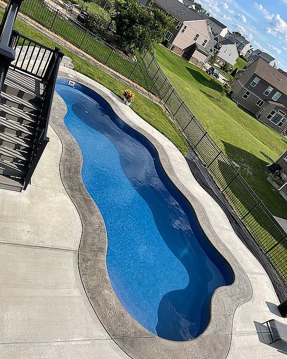 1st image of 5043 Loch Dr