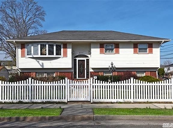2nd image of 211 Bennett Ave
