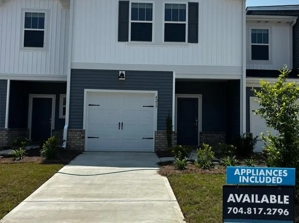 4217 Summit Woods Dr, Charlotte, NC 28216
