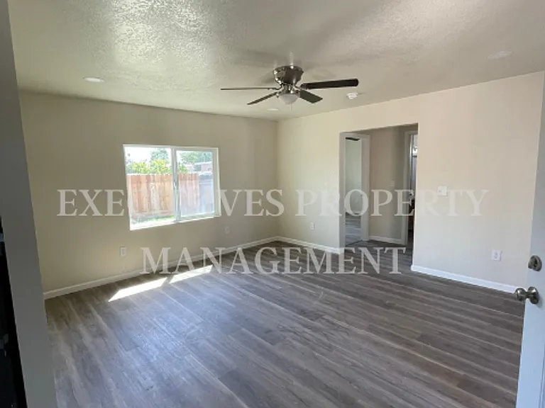 1690 E Stretch Rd — Photo 6