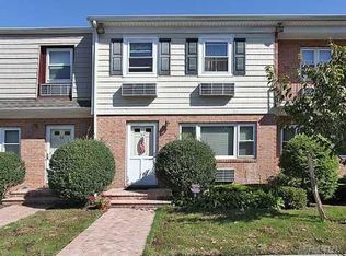 195 N Centre Ave APT 24, Rockville Centre, NY