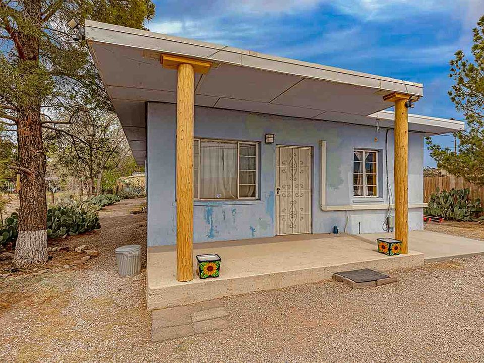 1st image of 105 Gallegos Ln