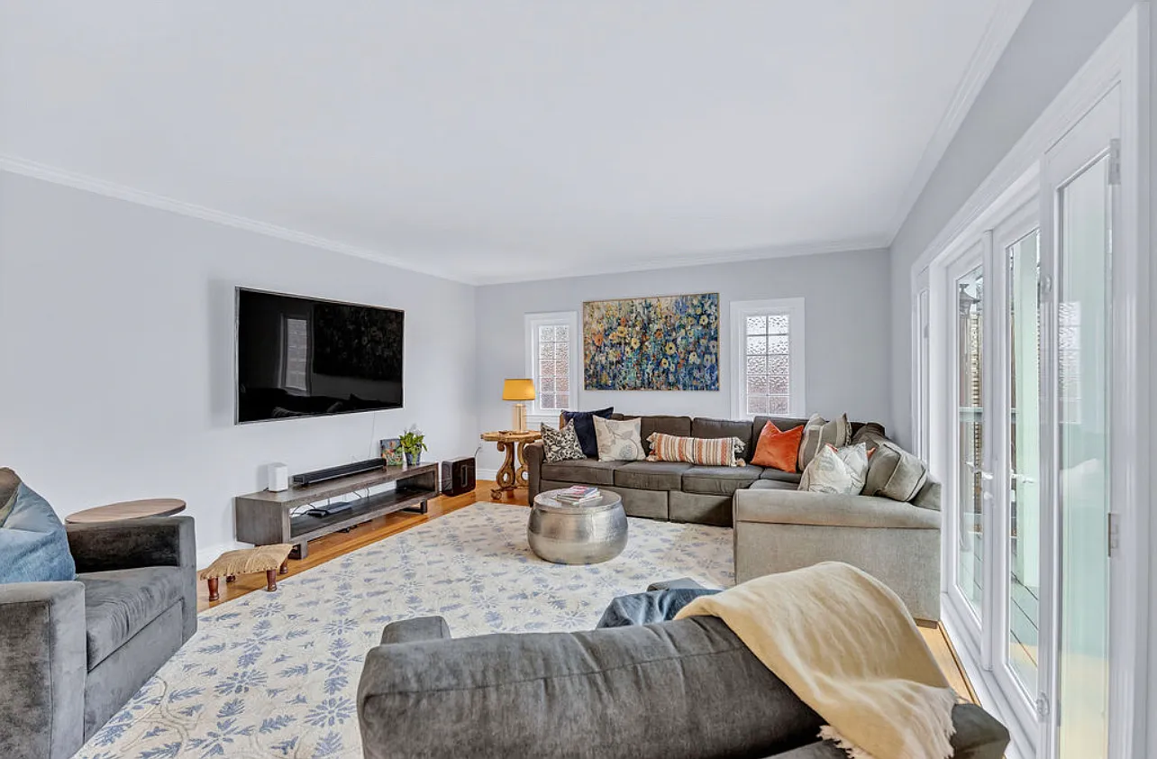 610 Harvest Ln — Photo 2