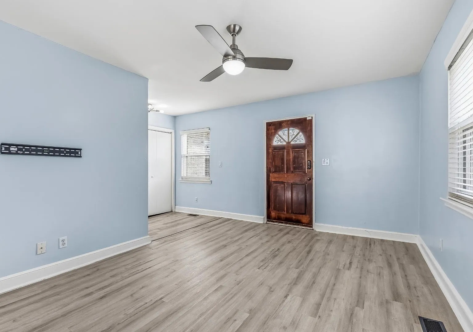 1780 John Calvin Ave - L — Photo 1