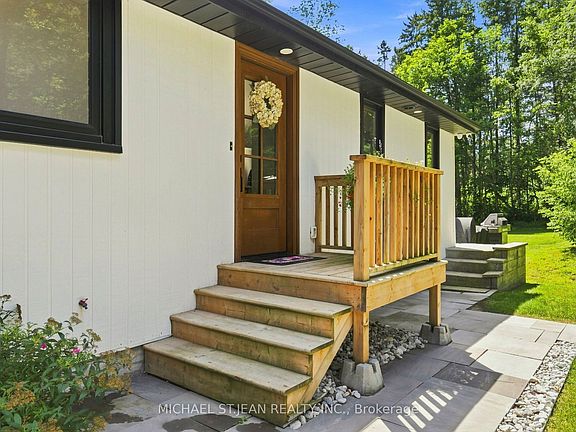 4th image of 1095 Governors Rd