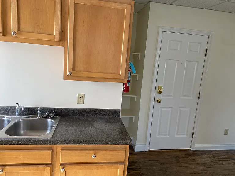 14 Bright St #3 — Photo 6