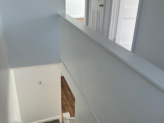 2nd image of 20 S Pennewell Dr