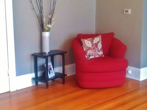 Dining room sitting area