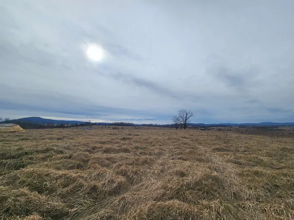 Memory Ln, Blacksburg, VA 24060