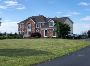 21 Dana Dr, Lafayette, NJ 07848