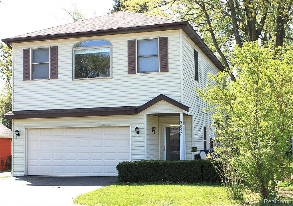 3057 S Moss St, Keego Harbor, MI 48320 MLS 20230037034 Zillow