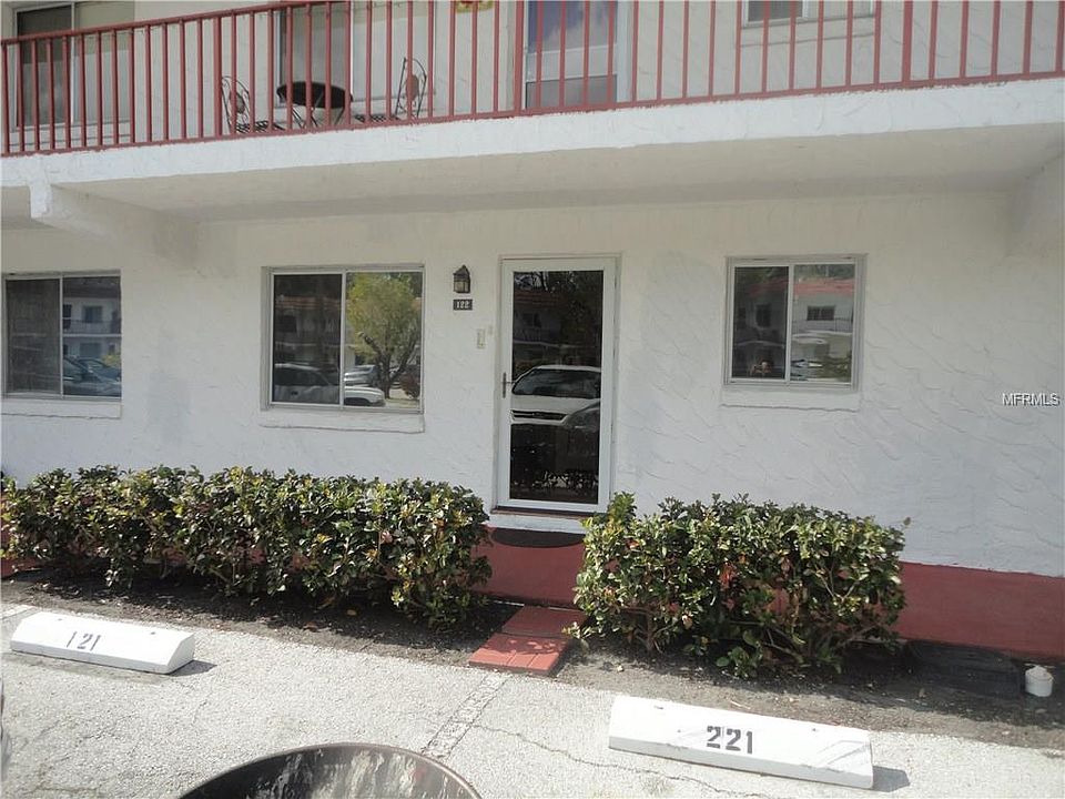 1st image of 400 El Camino Dr APT 122