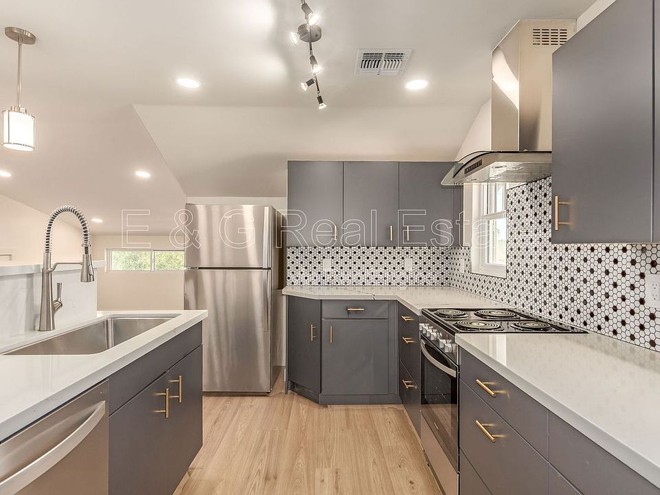 1st image of 125 N 11th Ave APT B