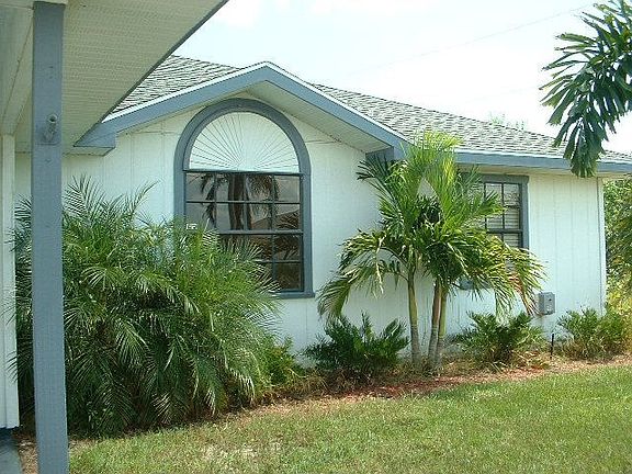 3rd image of 1932 SE Dranson Cir
