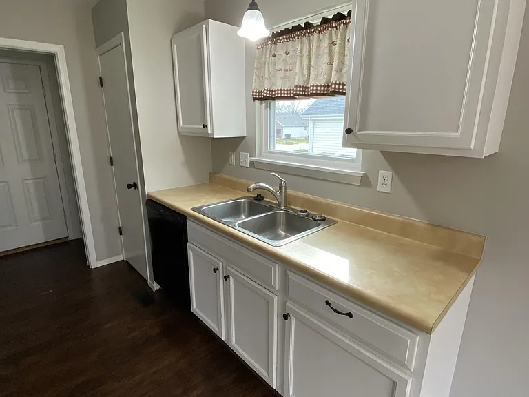 2048 Peine Forest Dr — Photo 6