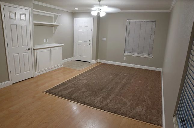1st image of 10 Shady Arbor Ct