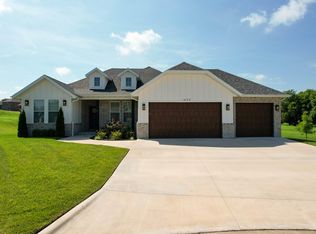 1604 N Bristol Ave, Springfield, MO 65802