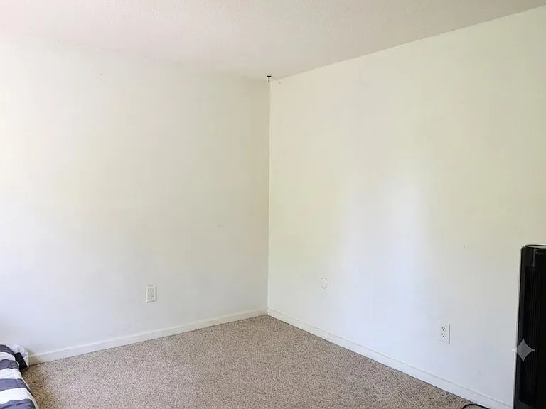 134 Mammoth Rd #21 — Photo 14