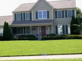 8858 Forest View Dr, Olmsted Falls, OH 44138