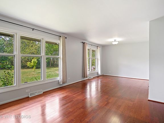 2nd image of 3860 Lexington Dr