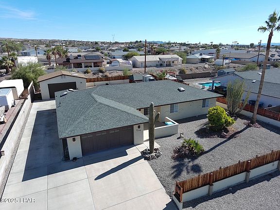 3rd image of 3798 Monterey Dr