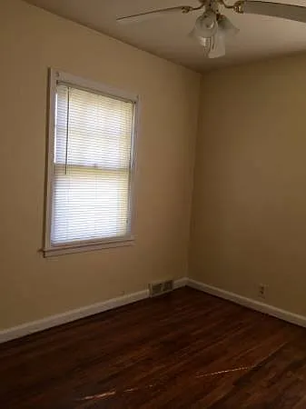 826 Englewood Ave — Photo 3