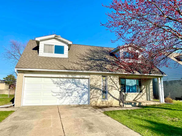 33036 Richard O Dr, Sterling Heights, MI 48310