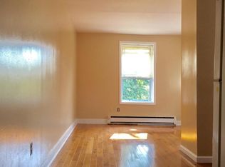 309 N 41st St APT 3R, Philadelphia, PA 19104